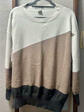 Colorblock Crewneck Sweater in White, Taupe & Black